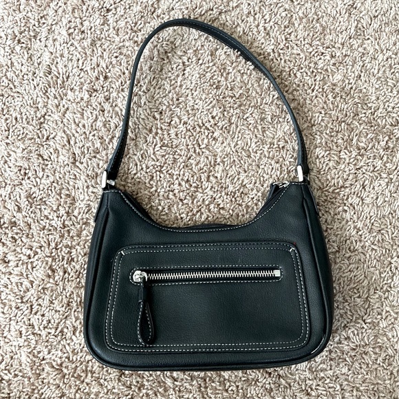 Liz Claiborne Handbags - Liz Claiborne Small Black Purse